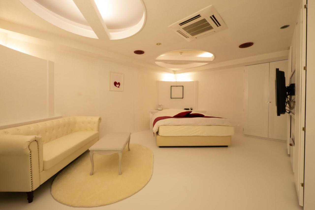 Hotel Rplus日高 (Adults Only) Hidaka  Bagian luar foto